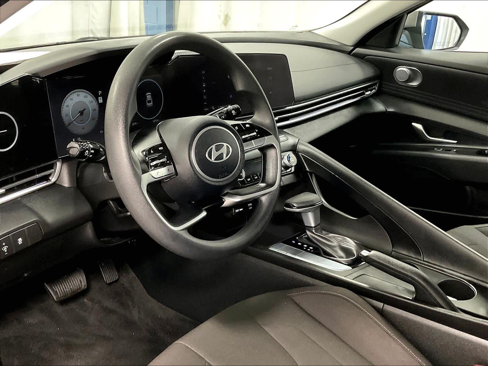 2024 Hyundai Elantra SEL - Photo 8