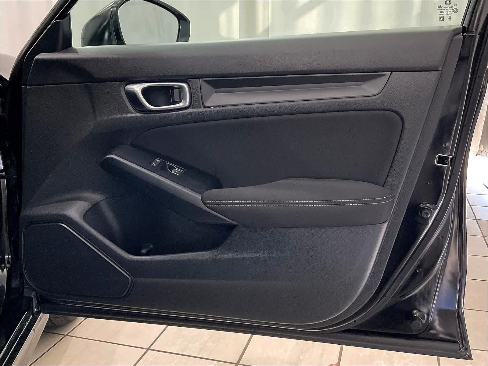 2025 Honda Civic LX - Photo 12
