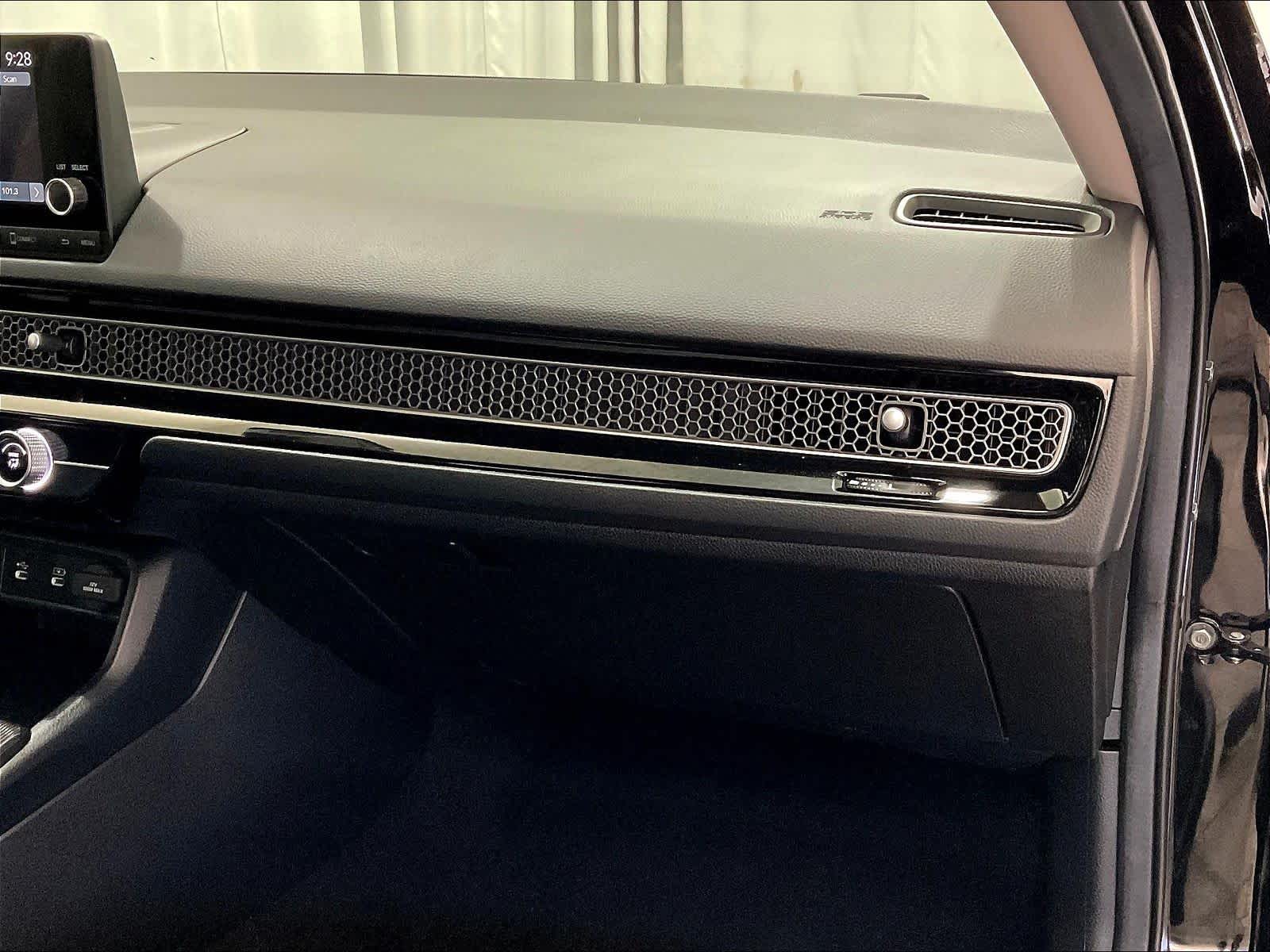 2025 Honda Civic LX - Photo 13