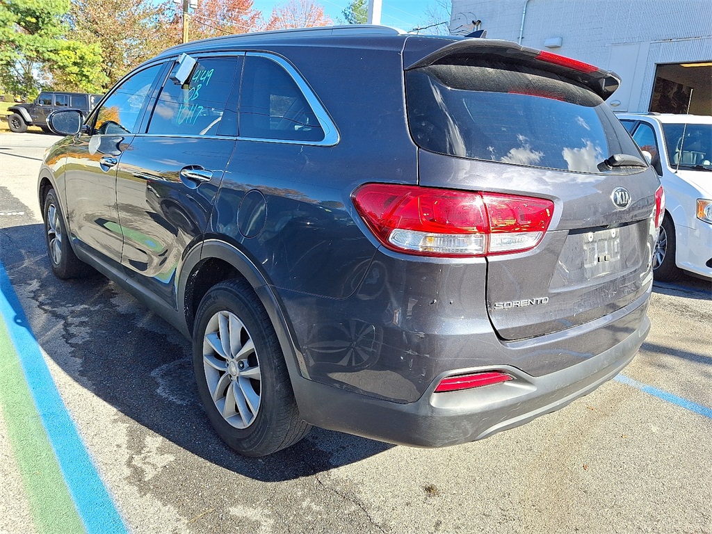 2018 Kia Sorento LX - Photo 4