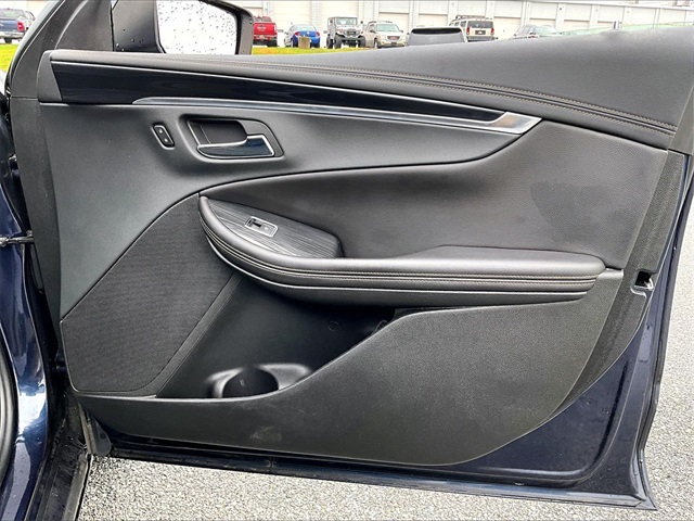 2019 Chevrolet Impala LT - Photo 12