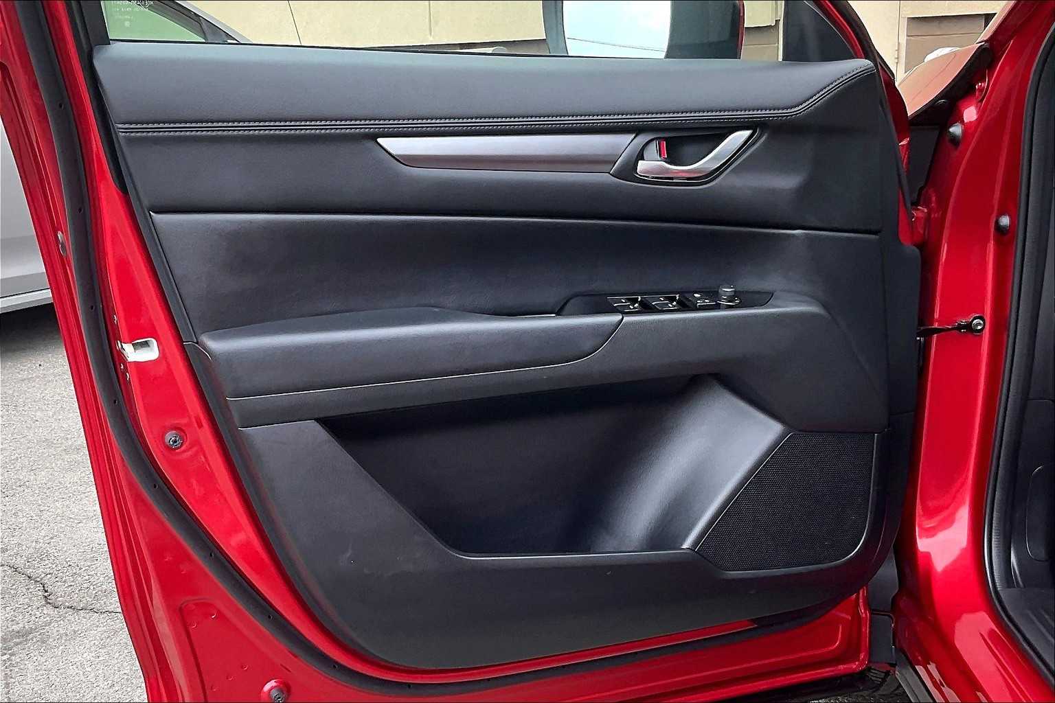 2025 Mazda CX-5 2.5 S Preferred Package - Photo 9