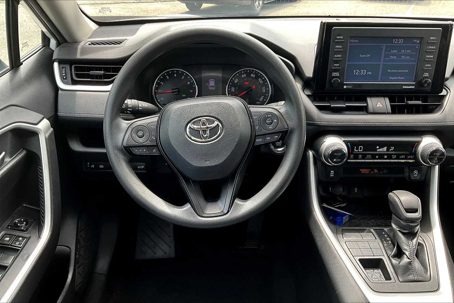 2020 Toyota RAV4 XLE - Photo 17