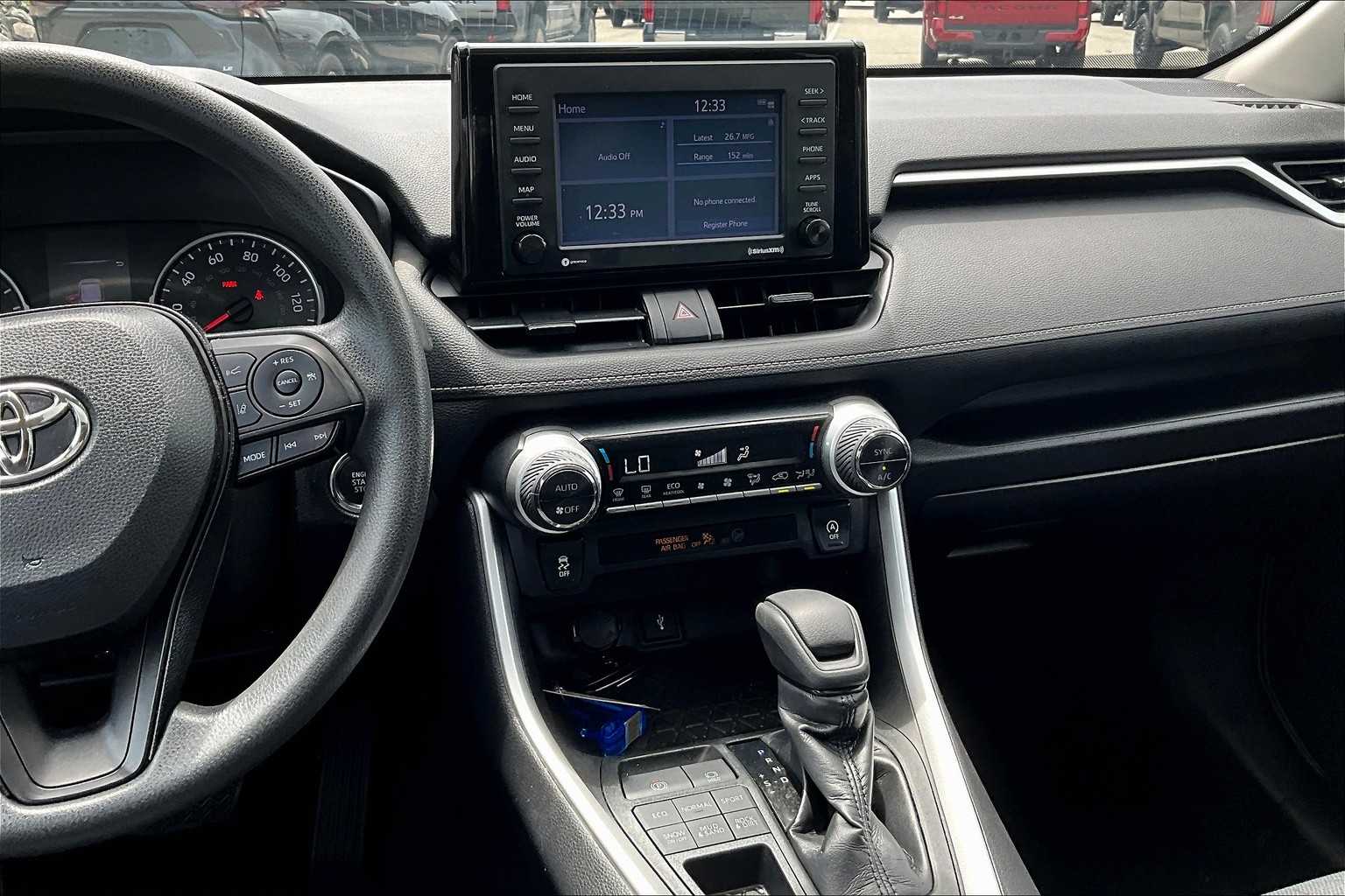 2020 Toyota RAV4 XLE - Photo 18