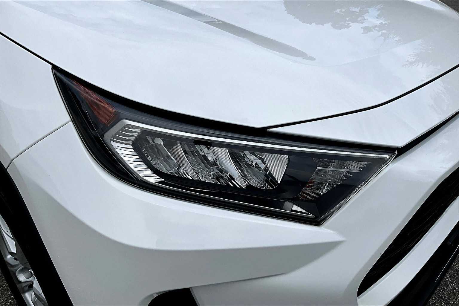 2020 Toyota RAV4 XLE - Photo 33