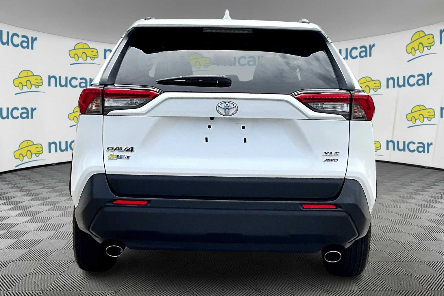 2020 Toyota RAV4 XLE - Photo 5