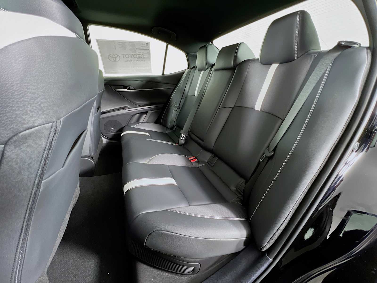 2025 Toyota Camry SE - Photo 13
