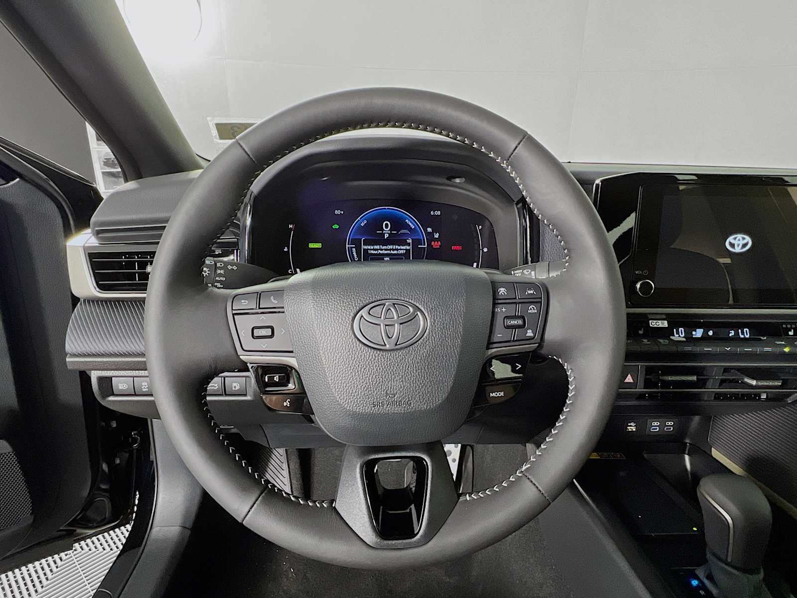 2025 Toyota Camry SE - Photo 7