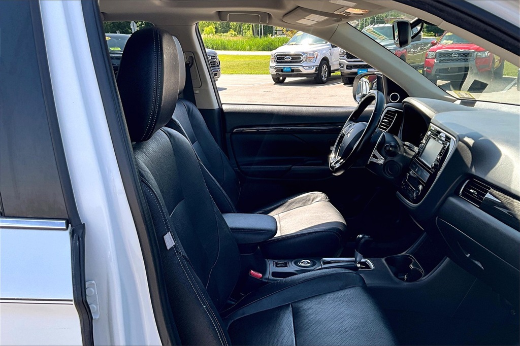 2016 Mitsubishi Outlander GT - Photo 11