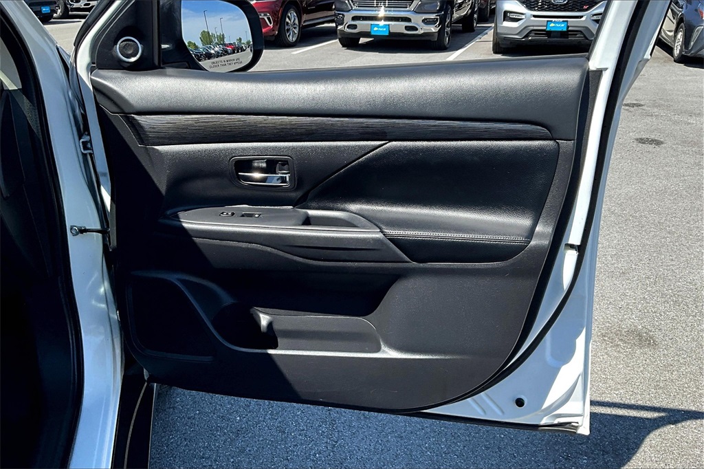 2016 Mitsubishi Outlander GT - Photo 12