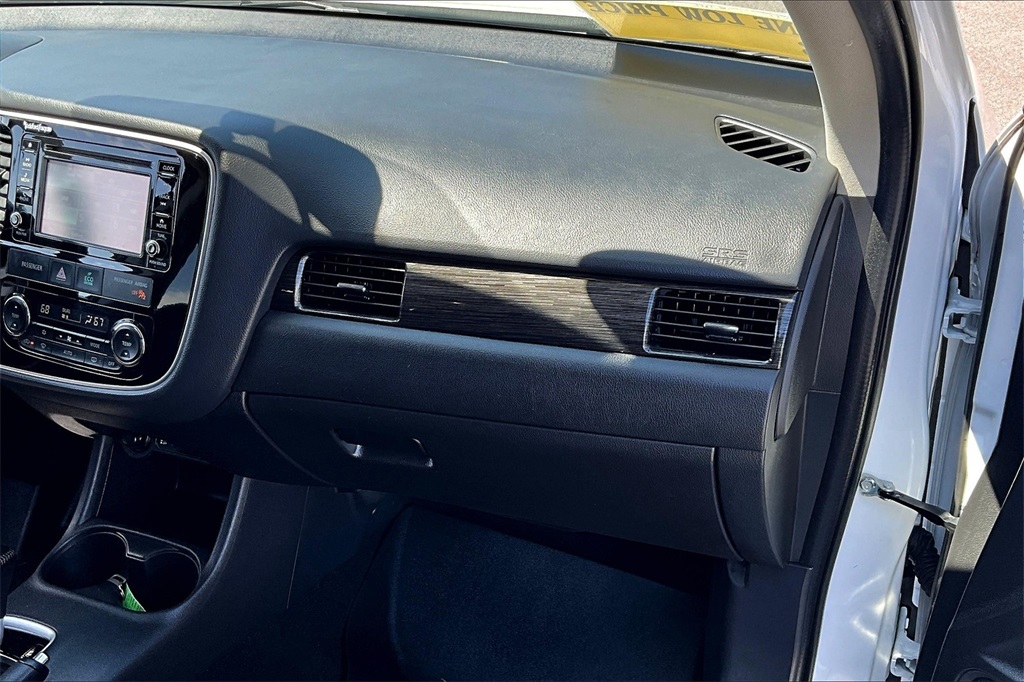 2016 Mitsubishi Outlander GT - Photo 13
