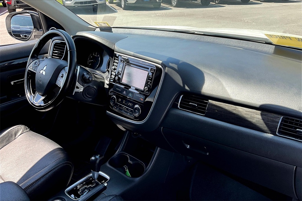 2016 Mitsubishi Outlander GT - Photo 14