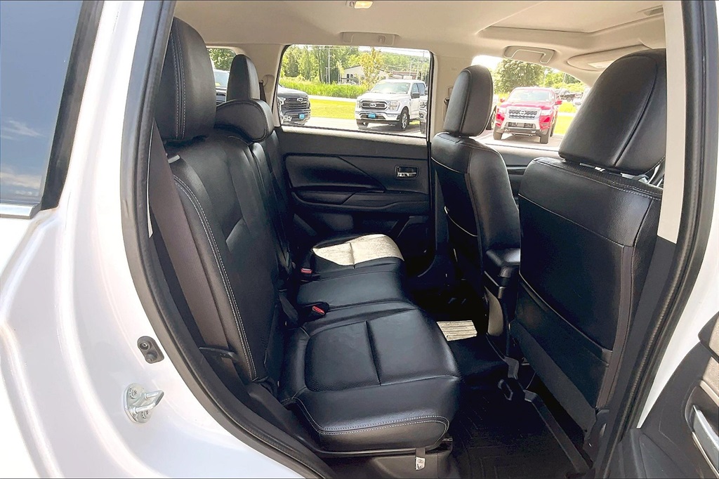 2016 Mitsubishi Outlander GT - Photo 16