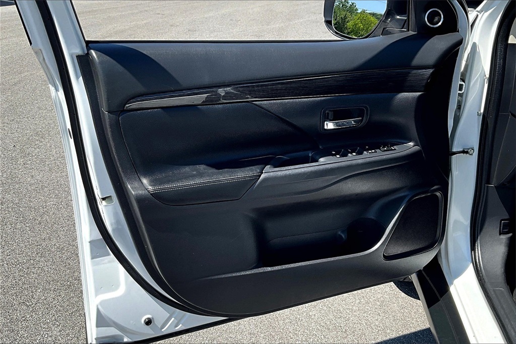 2016 Mitsubishi Outlander GT - Photo 9