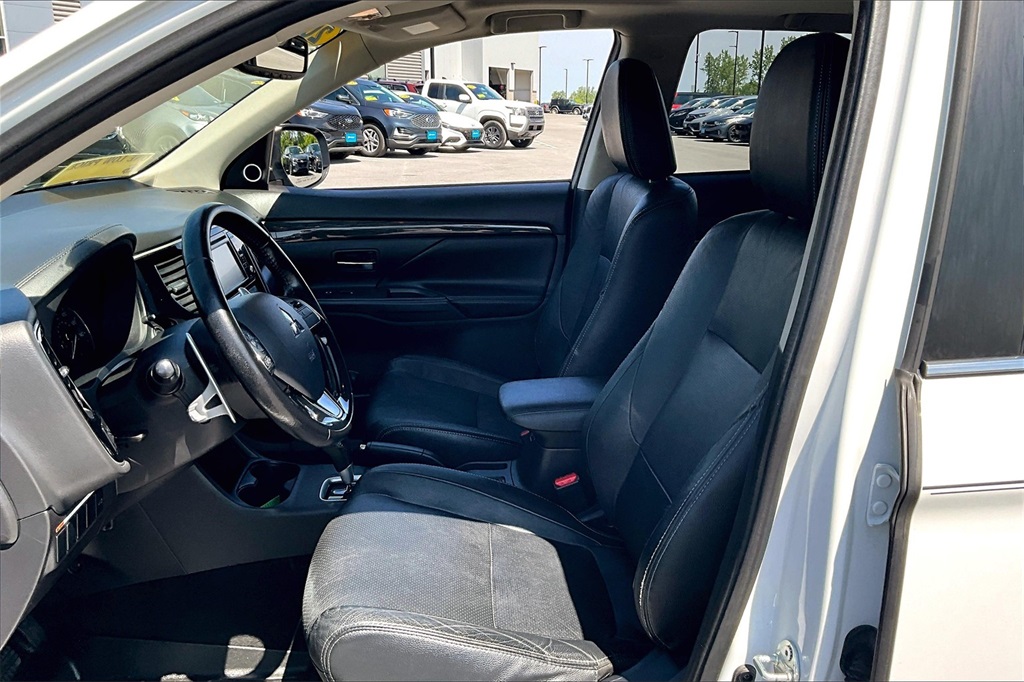 2016 Mitsubishi Outlander GT - Photo 10