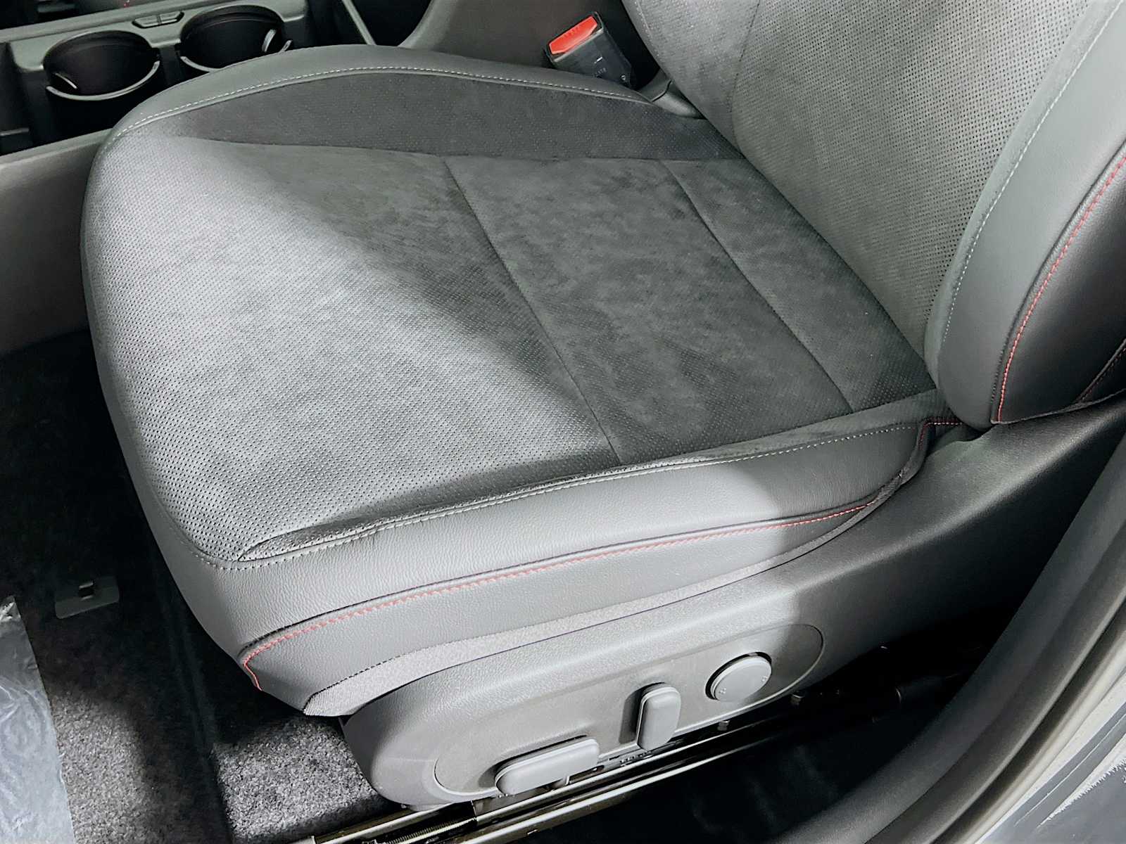 2025 Hyundai Kona N Line S - Photo 17