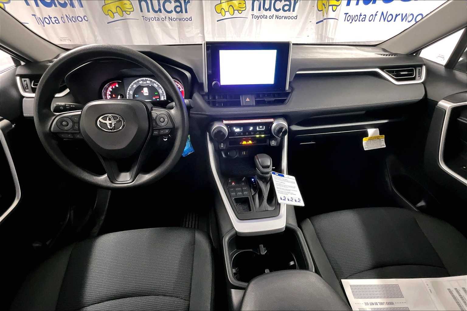 2025 Toyota RAV4 LE - Photo 12