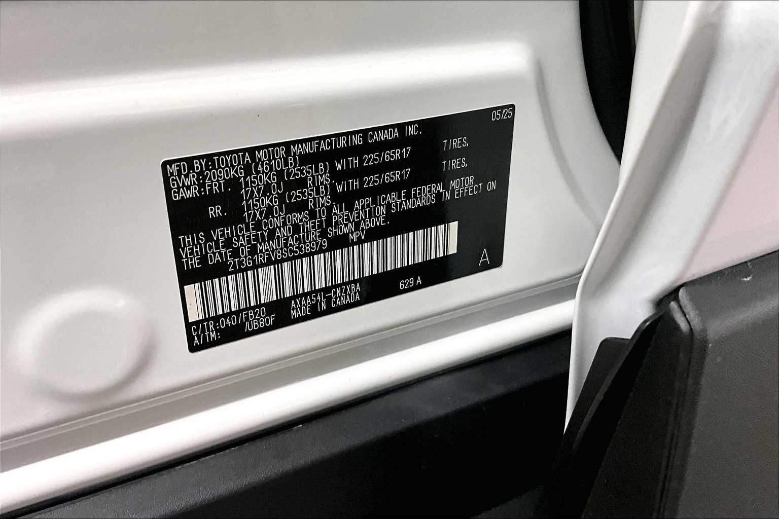 2025 Toyota RAV4 LE - Photo 17