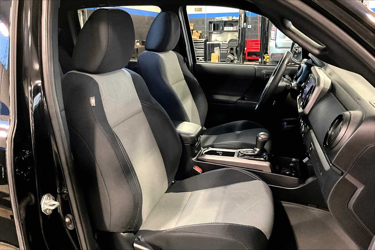 2022 Toyota Tacoma TRD Sport - Photo 11
