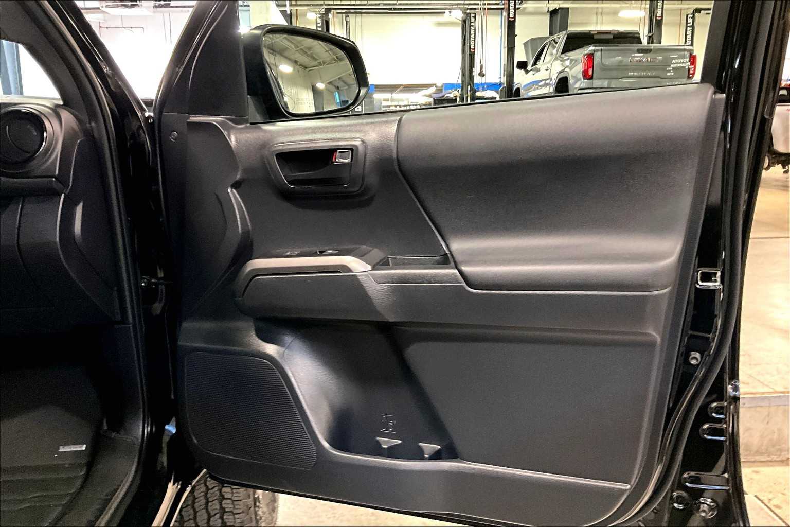 2022 Toyota Tacoma TRD Sport - Photo 12