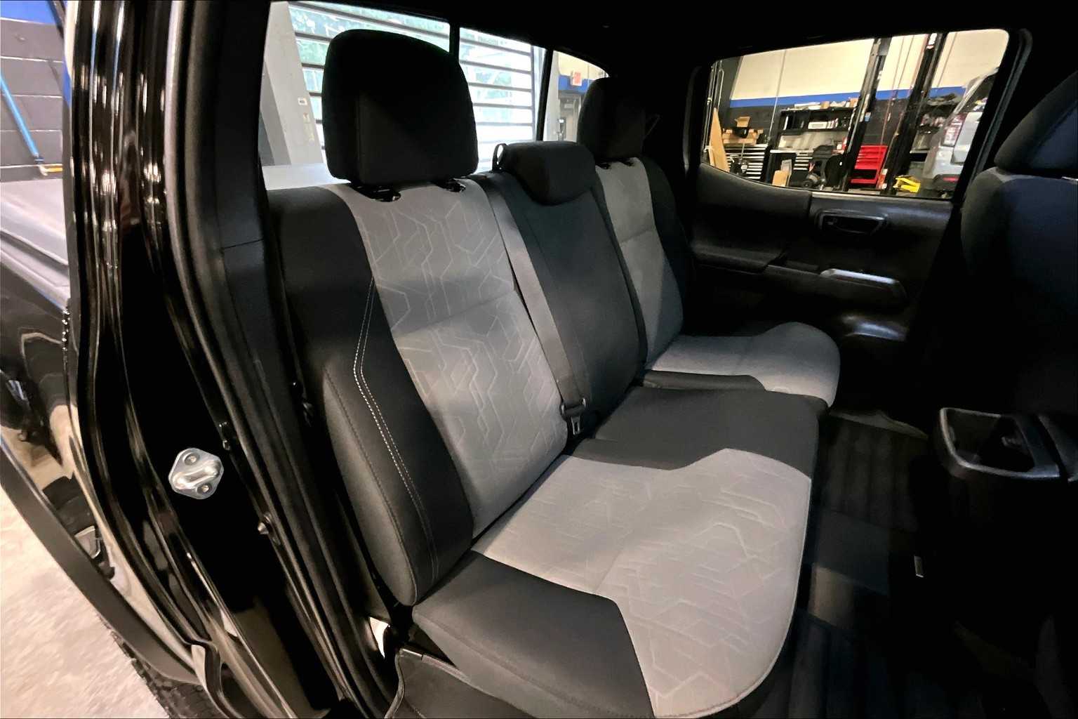 2022 Toyota Tacoma TRD Sport - Photo 16