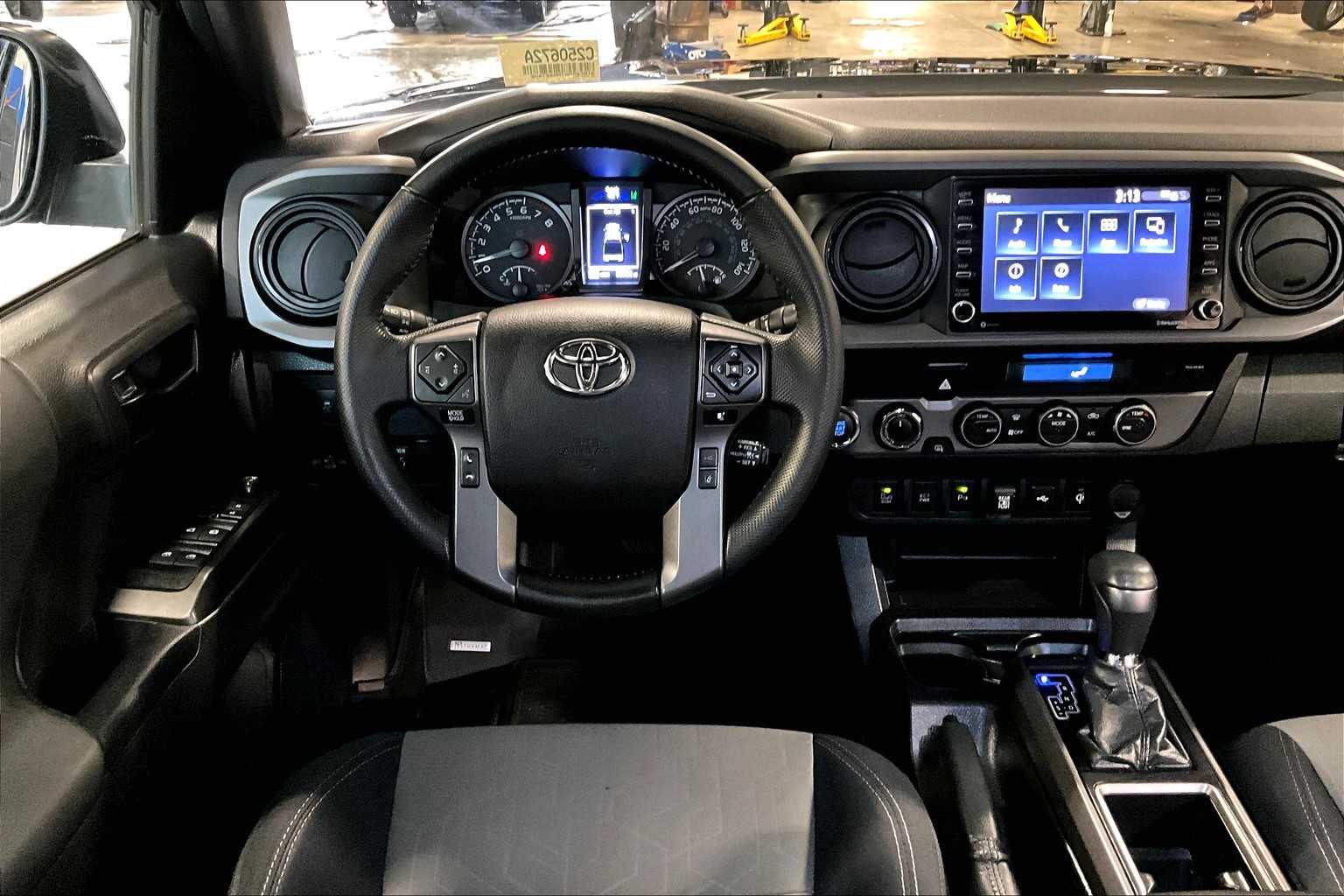 2022 Toyota Tacoma TRD Sport - Photo 17