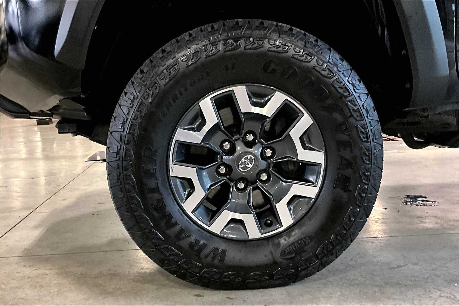 2022 Toyota Tacoma TRD Sport - Photo 7
