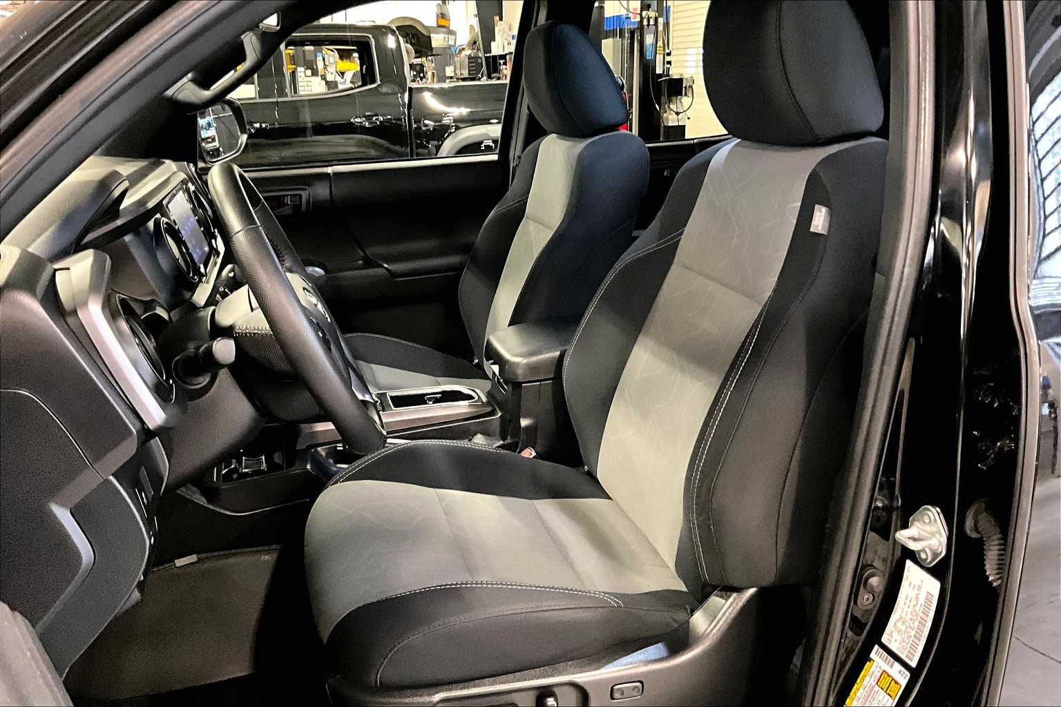 2022 Toyota Tacoma TRD Sport - Photo 10