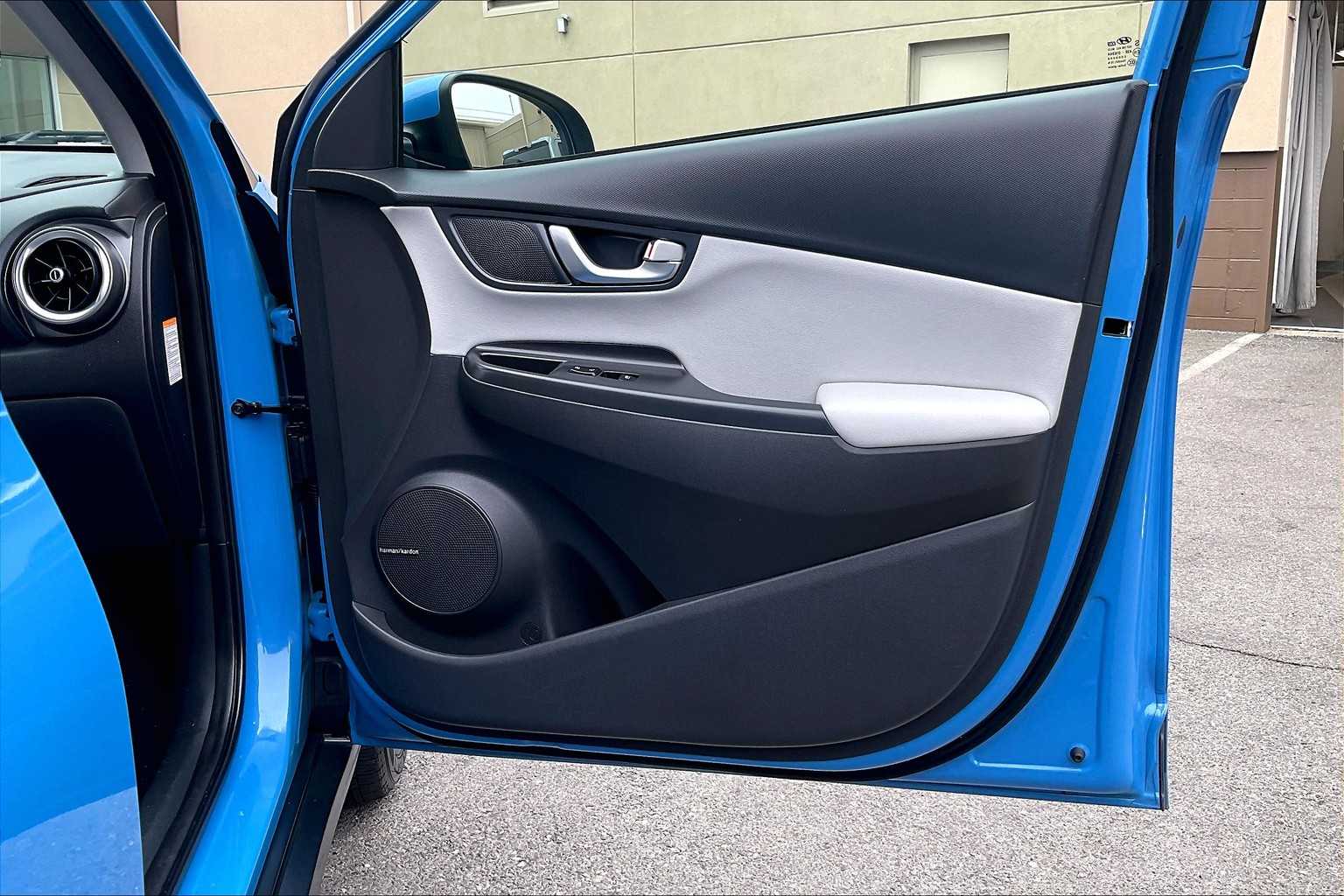 2022 Hyundai Kona Electric Limited - Photo 12