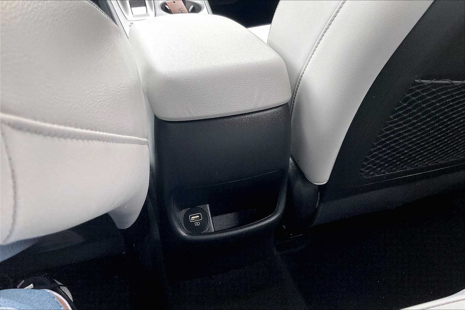 2022 Hyundai Kona Electric Limited - Photo 28