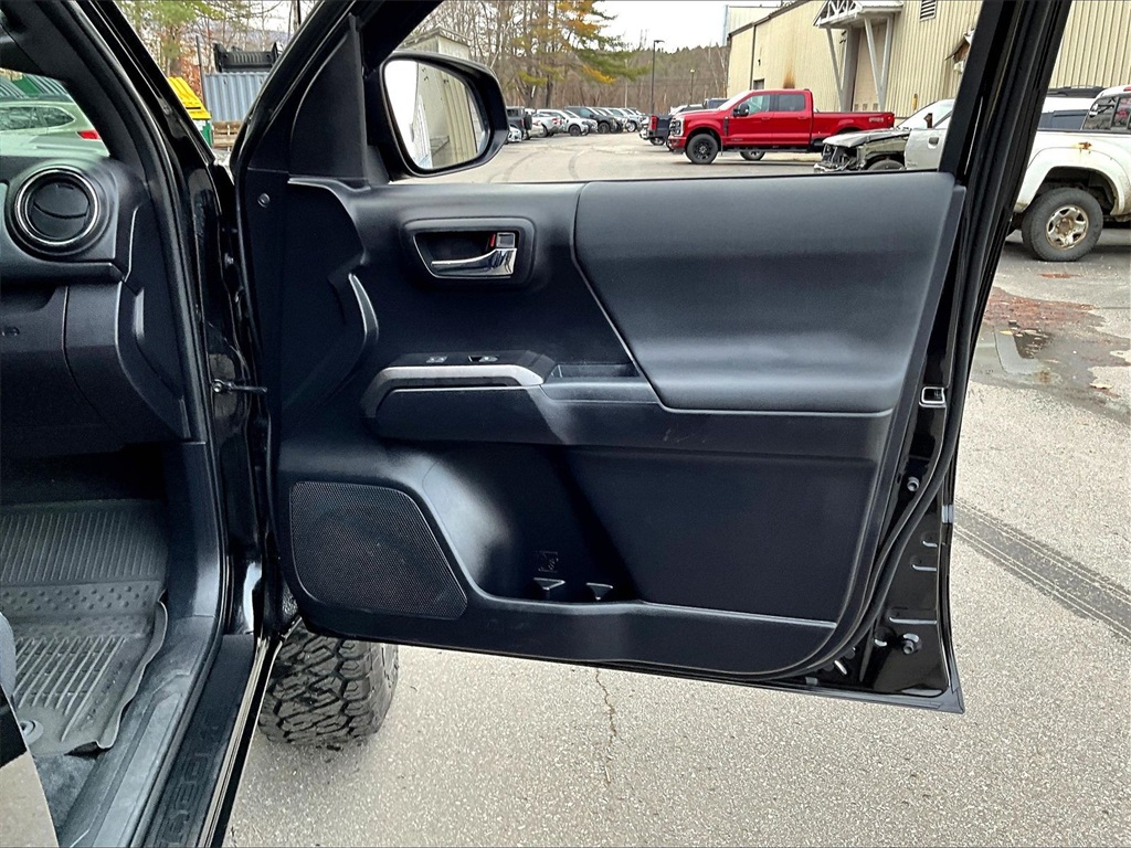 2021 Toyota Tacoma SR5 - Photo 12