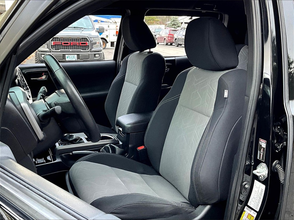 2021 Toyota Tacoma SR5 - Photo 10