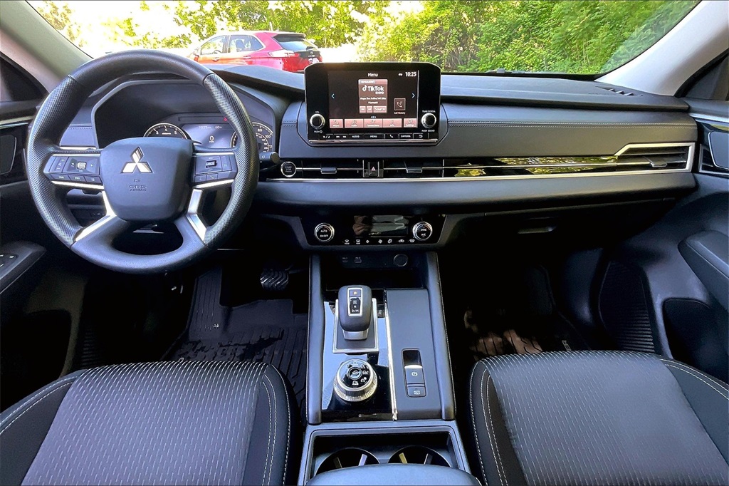 2022 Mitsubishi Outlander ES - Photo 20