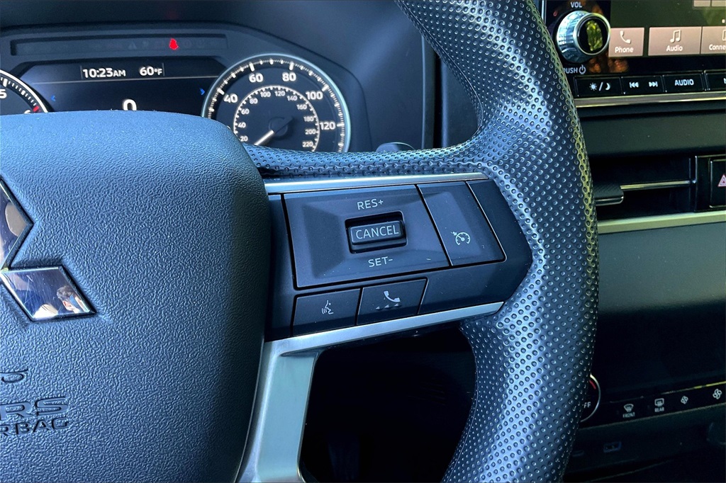 2022 Mitsubishi Outlander ES - Photo 23