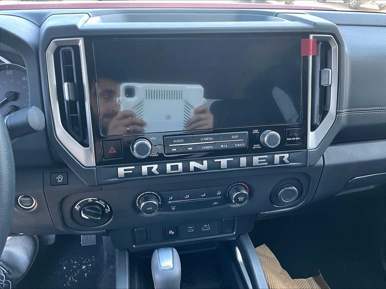 2025 Nissan Frontier SV - Photo 14