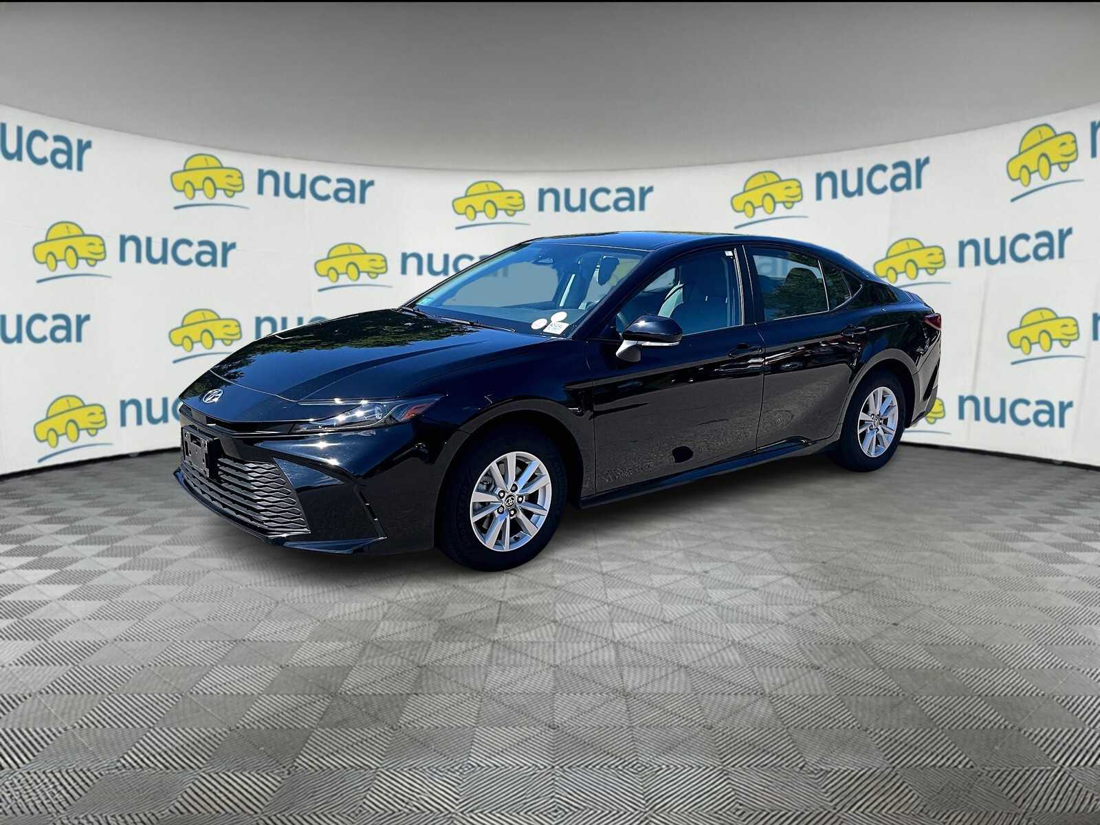 2025 Toyota Camry LE - Photo 2