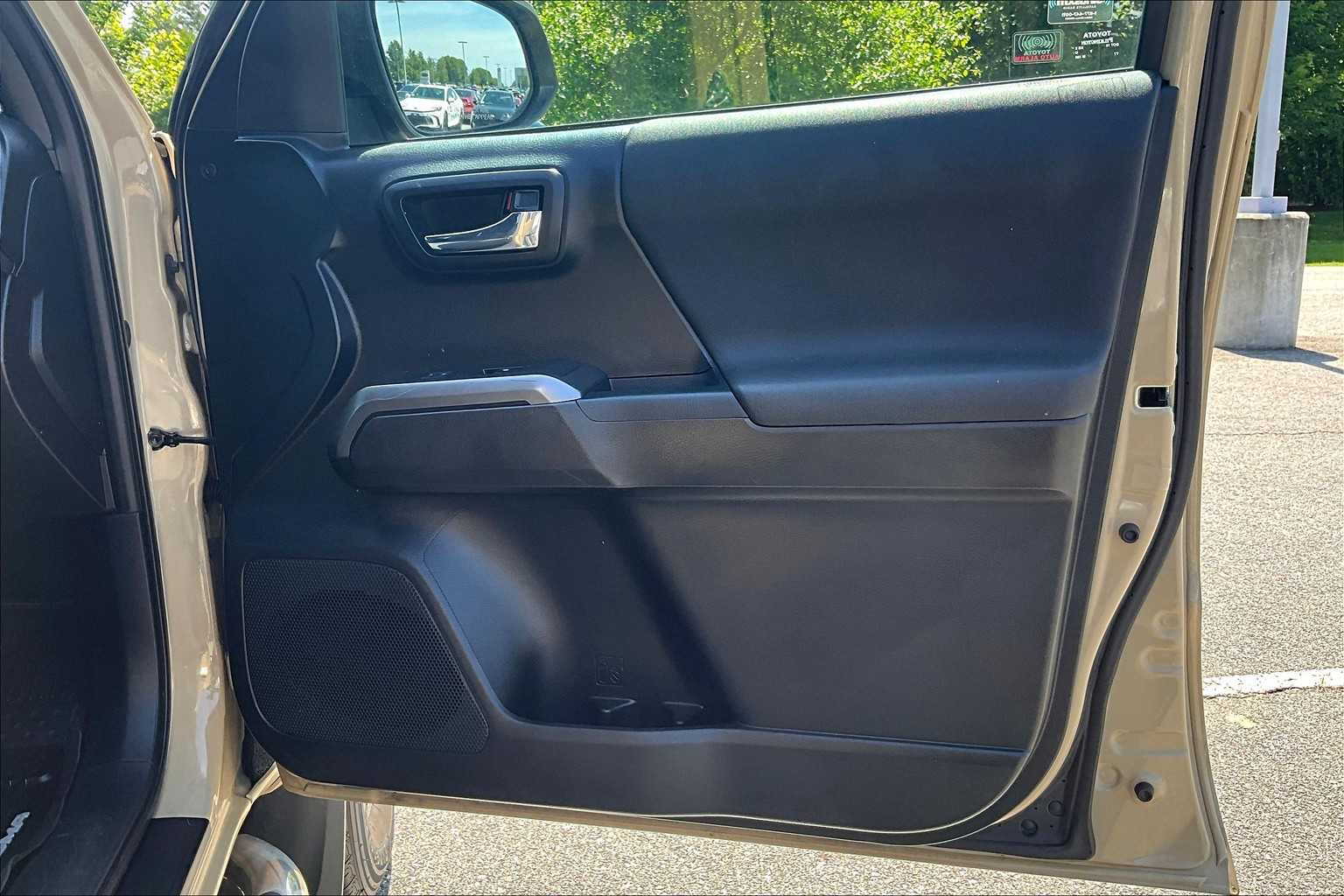 2017 Toyota Tacoma TRD Sport - Photo 12