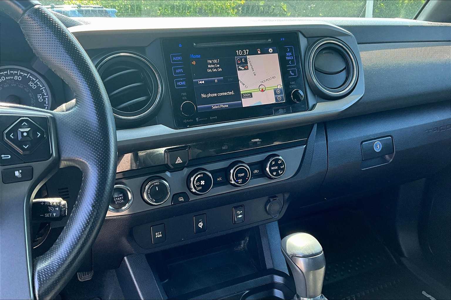 2017 Toyota Tacoma TRD Sport - Photo 18