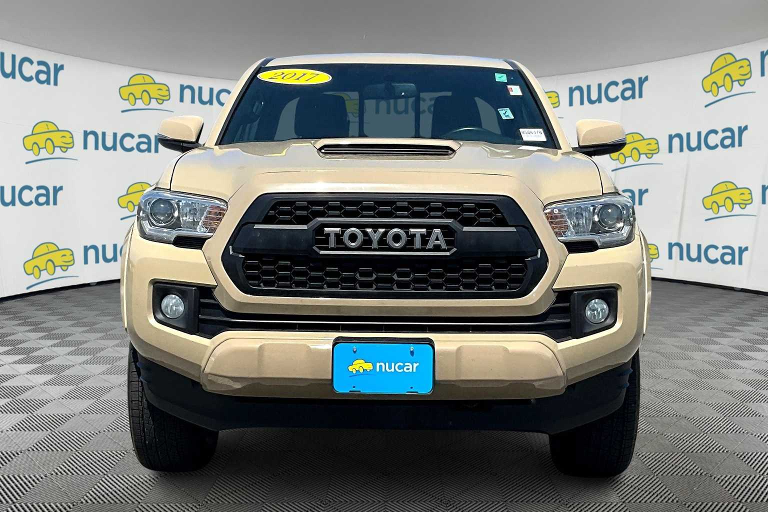 2017 Toyota Tacoma TRD Sport - Photo 2