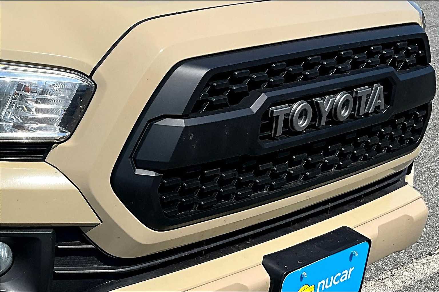 2017 Toyota Tacoma TRD Sport - Photo 33