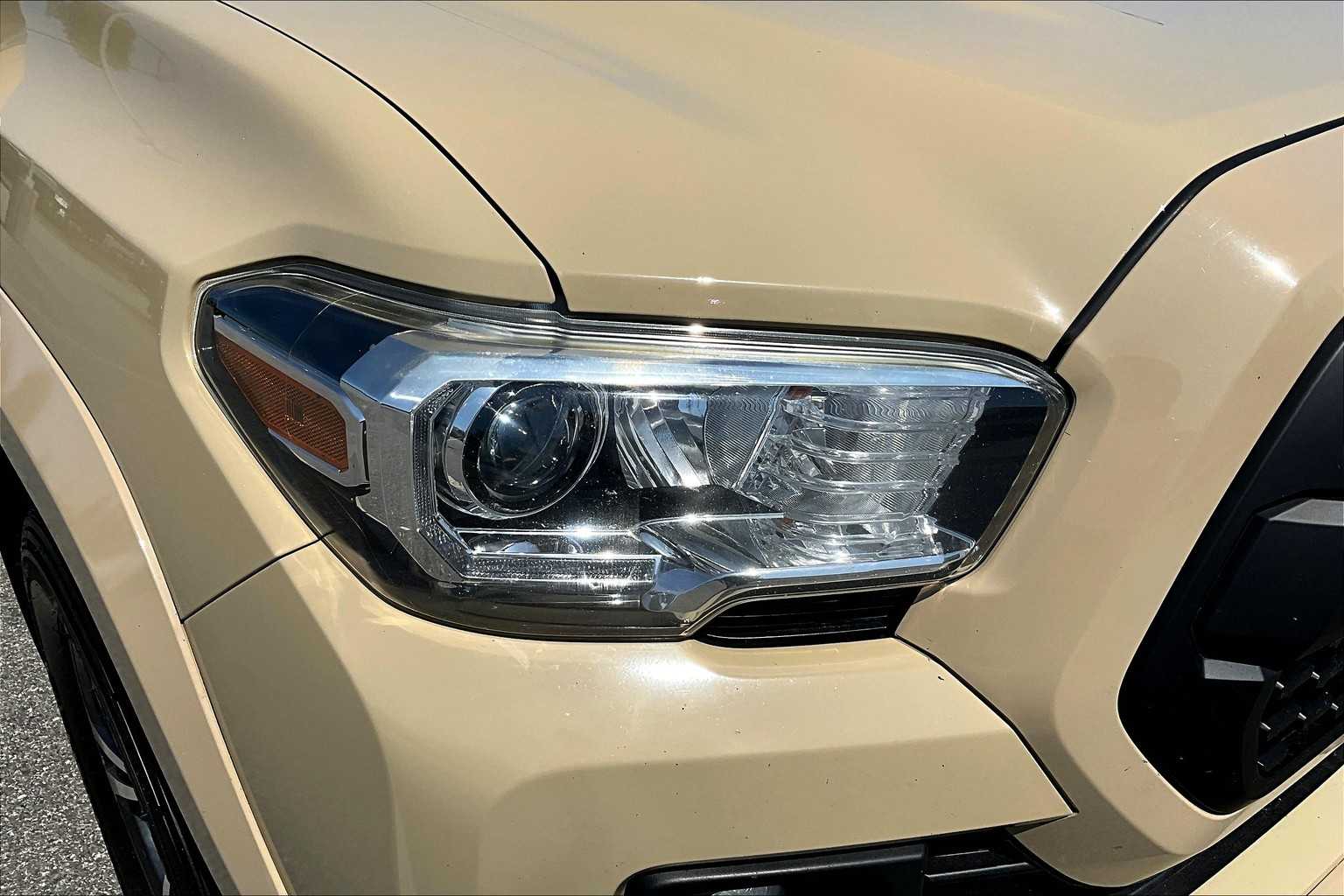 2017 Toyota Tacoma TRD Sport - Photo 34
