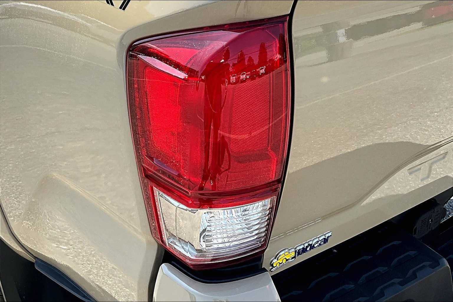2017 Toyota Tacoma TRD Sport - Photo 35