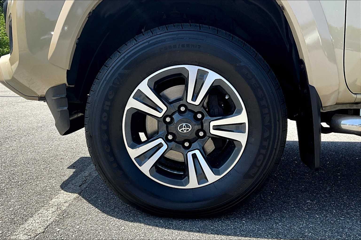 2017 Toyota Tacoma TRD Sport - Photo 7