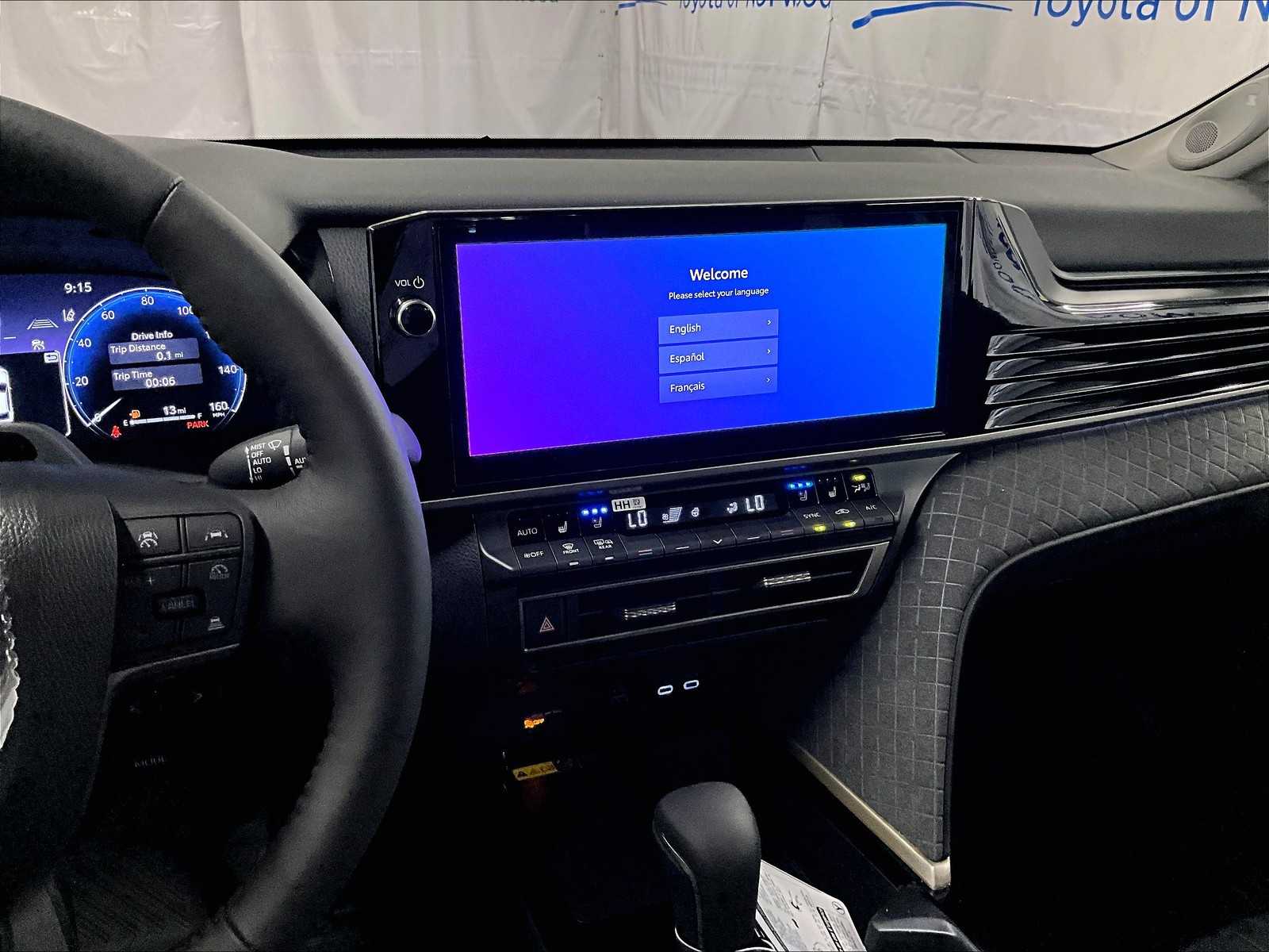 2025 Toyota Camry XLE - Photo 13