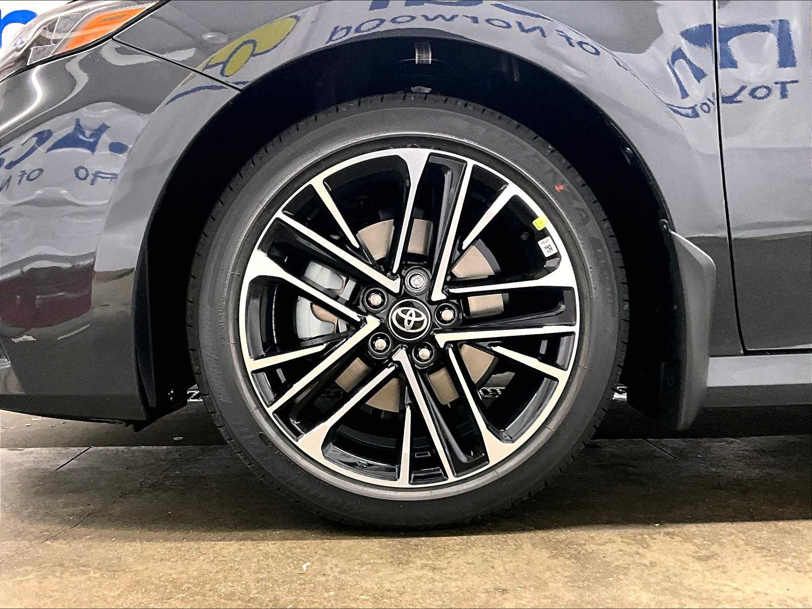 2025 Toyota Camry XLE - Photo 8