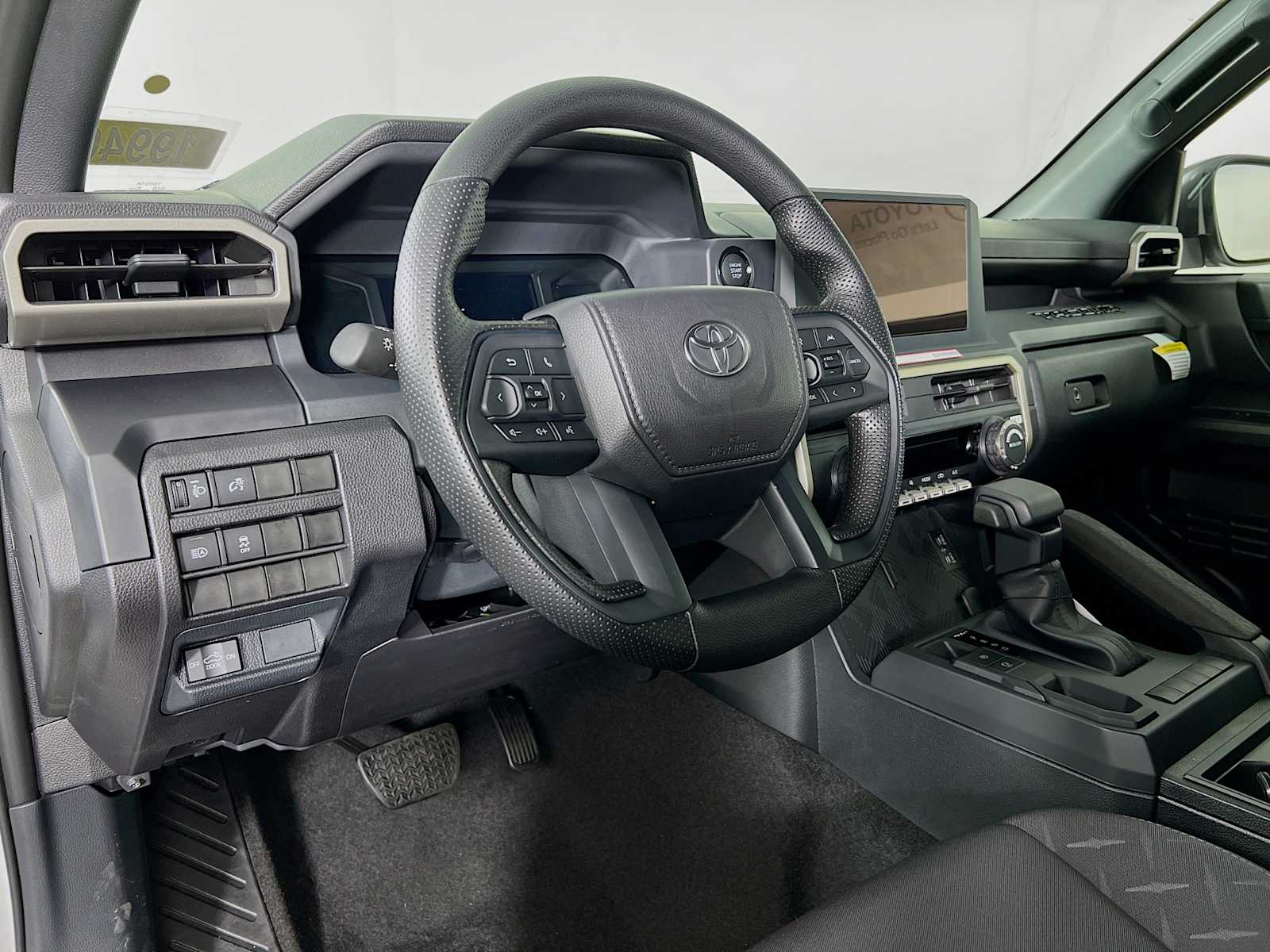 2025 Toyota Tacoma SR - Photo 6