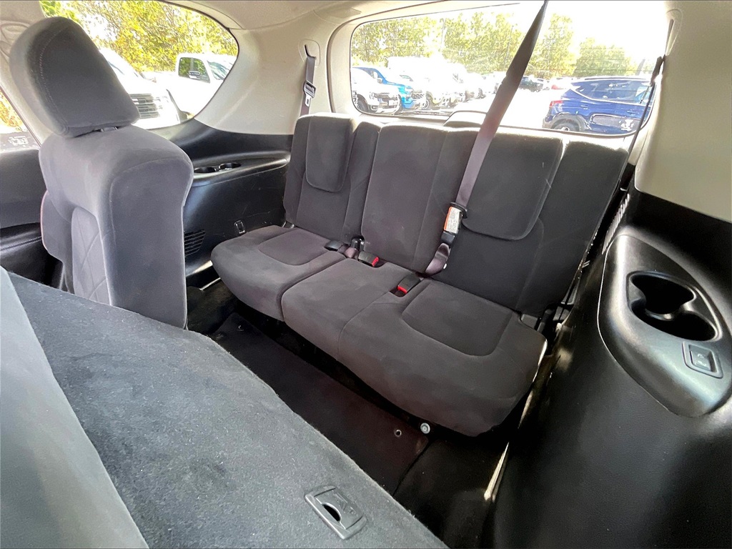 2019 Nissan Armada SV - Photo 16