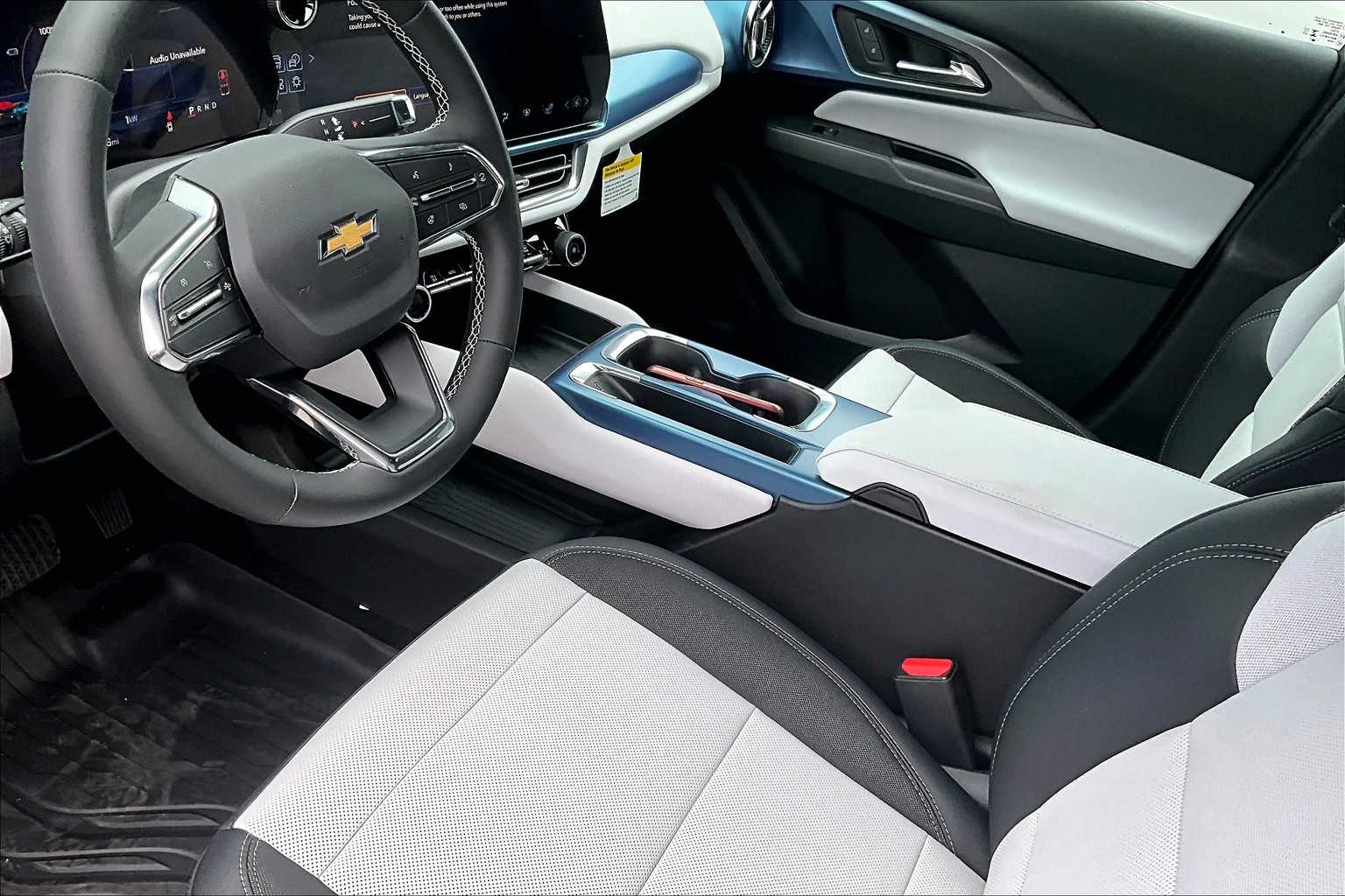 2025 Chevrolet Equinox EV LT - Photo 14