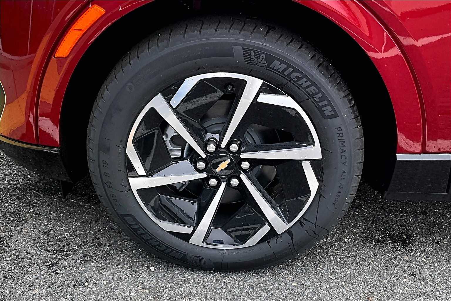 2025 Chevrolet Equinox EV LT - Photo 8