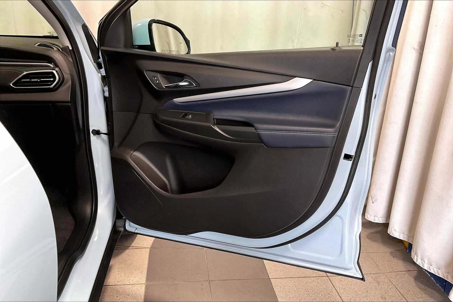2023 Chevrolet Bolt EUV LT - Photo 12